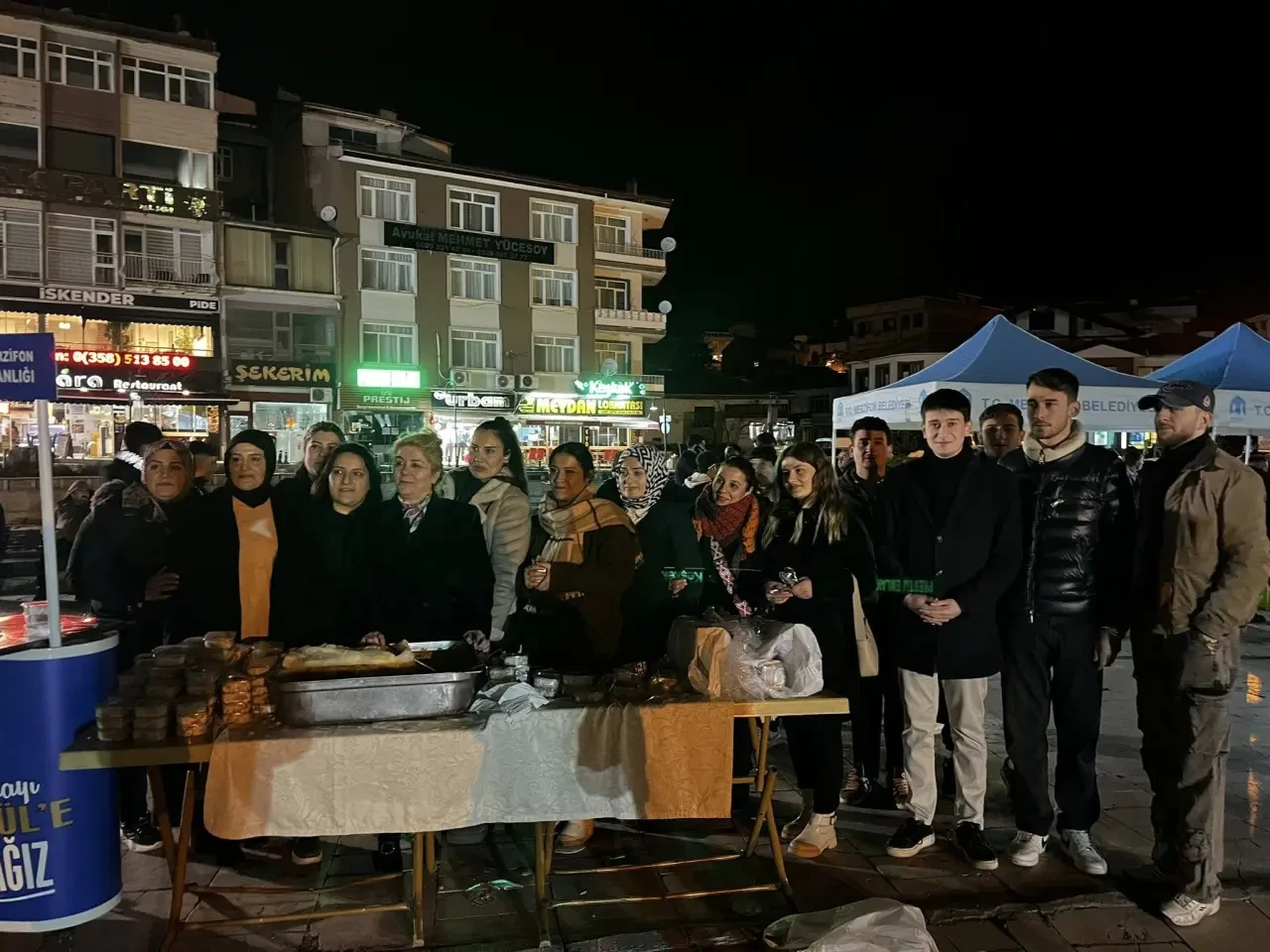 Ak Gençlikten Kadir Gecesi’nde İkram 1