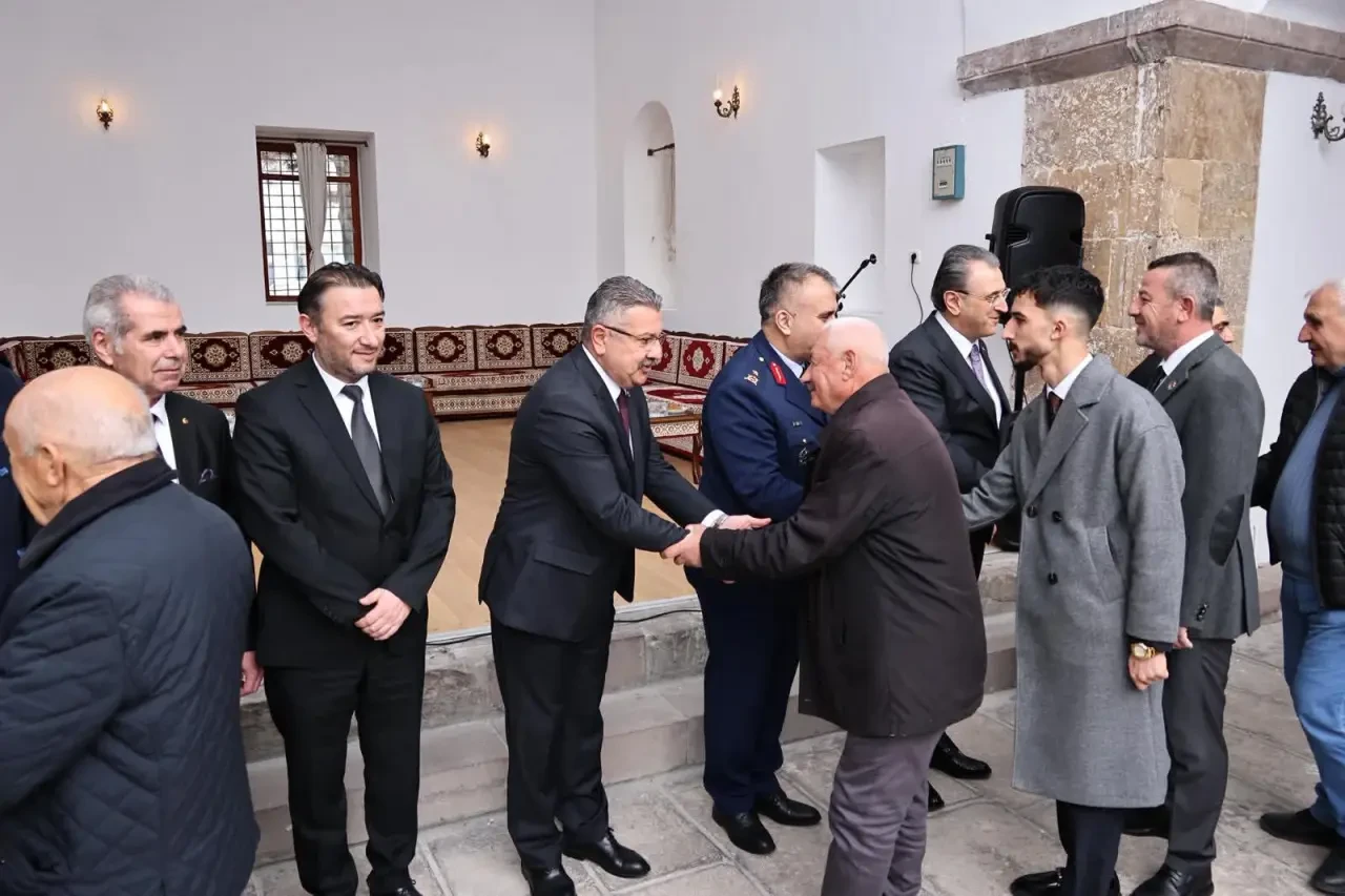 Merzifon’da Protokol ve Halk Bayramlaştı 1