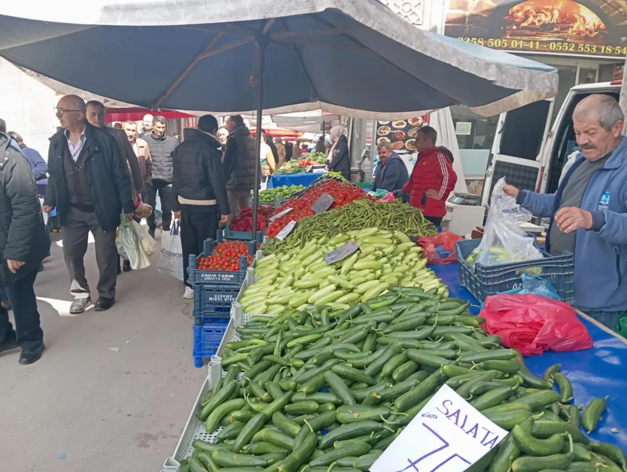 Merzifon Pazarı Bayram Sonrası Canlandı: Tezgah Az, Fiyatlar Sabit Kaldı 3