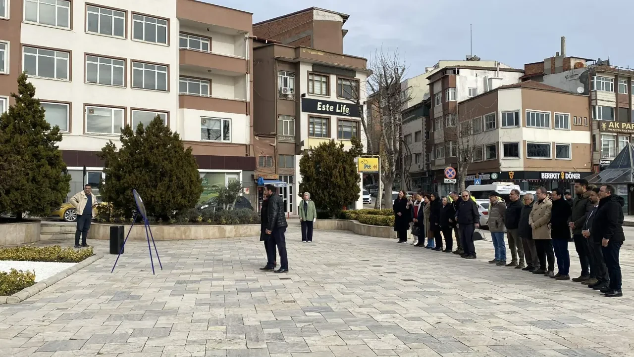 Merzifon'da Meslek Onuru Anıt Önünde Taçlandı 1