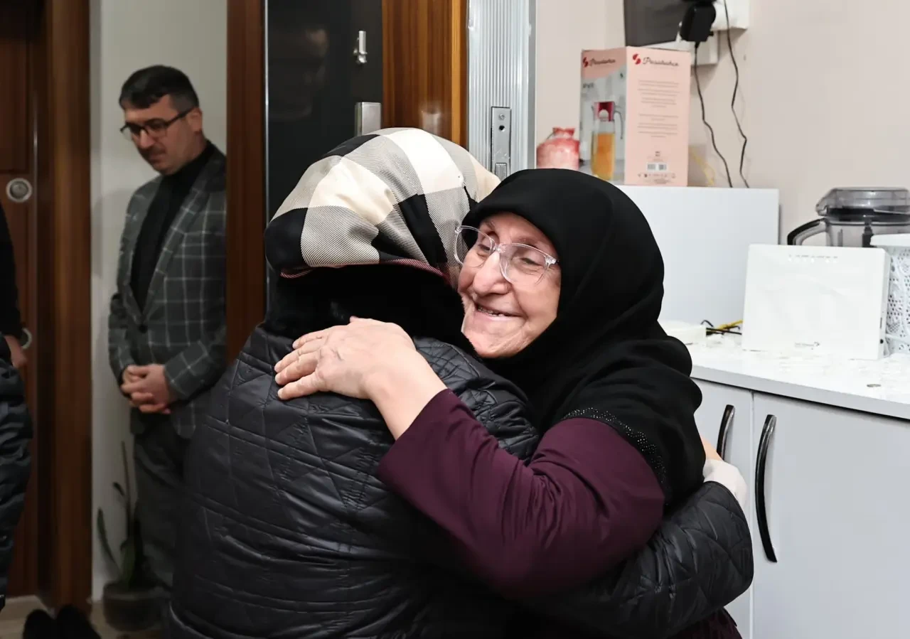 Amasya Valisi ve Eşi Ümmühan Teyzenin Sofrasında 1