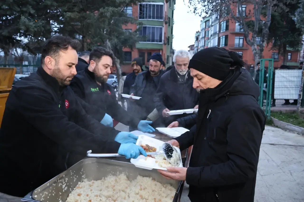 Merzifon’da Birlik Sofrası: Meclis Üyeleri İftar Çadırında Buluştu 8