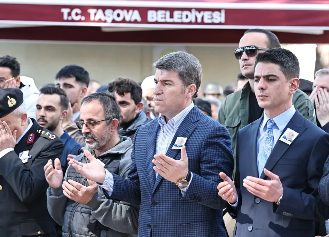 Taşova'nın Kore Gazisi Ahmet Kartal Son Yolculuğuna Uğurlandı 1