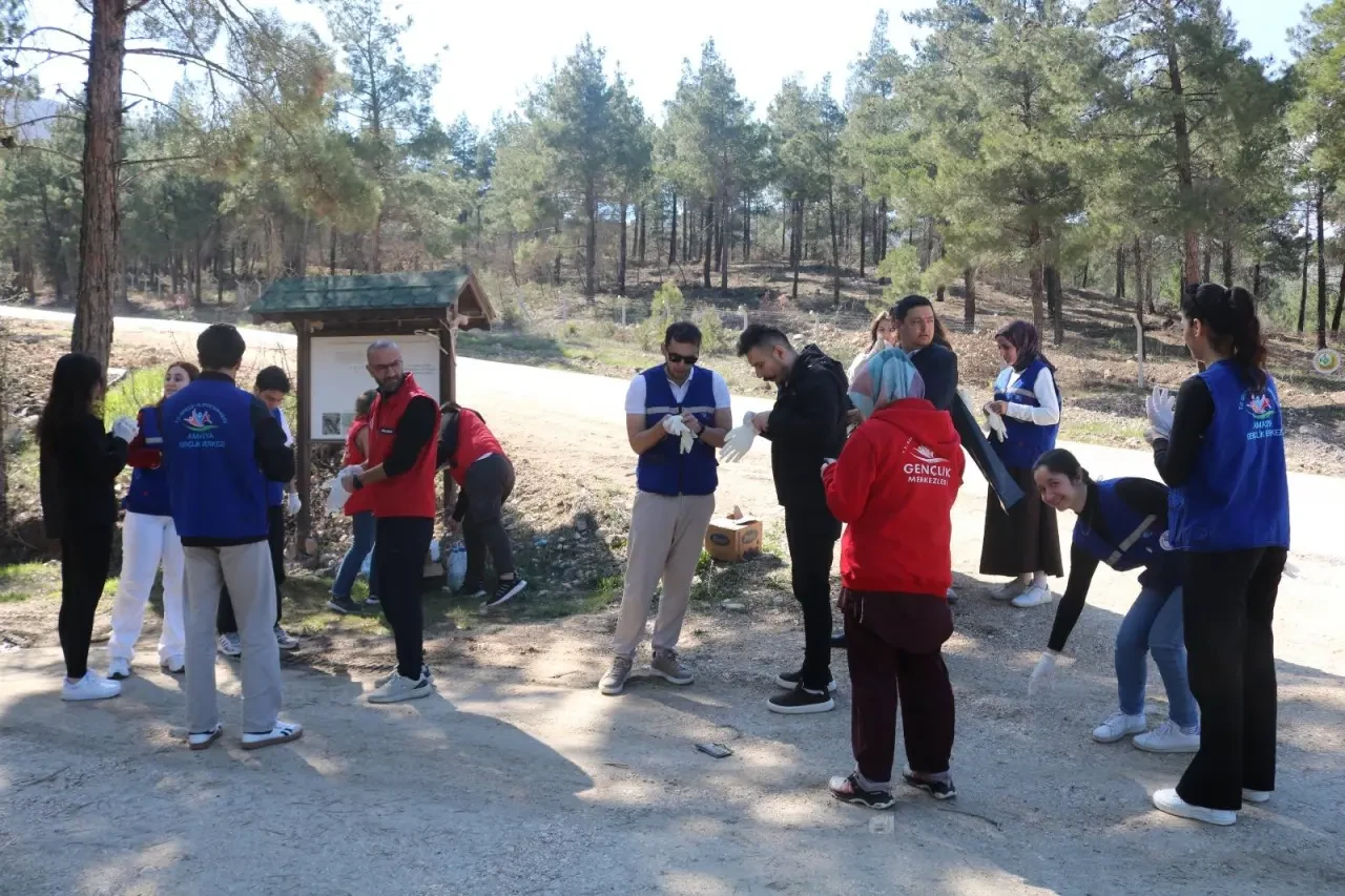 Amasya’da Gençler Doğaya Sahip Çıktı 8