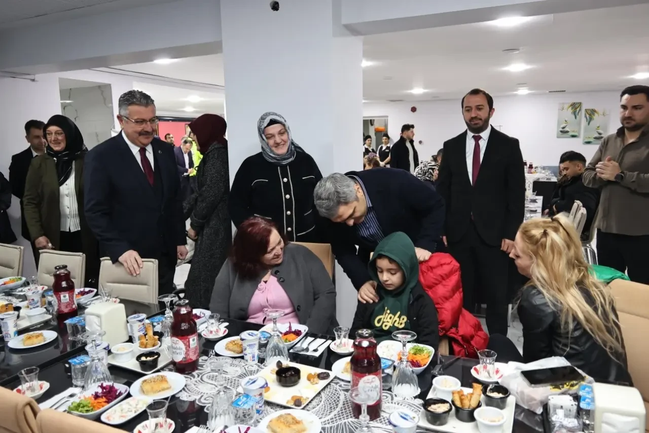 Kaymakam Karaaslan Ailelerle İftarda 3