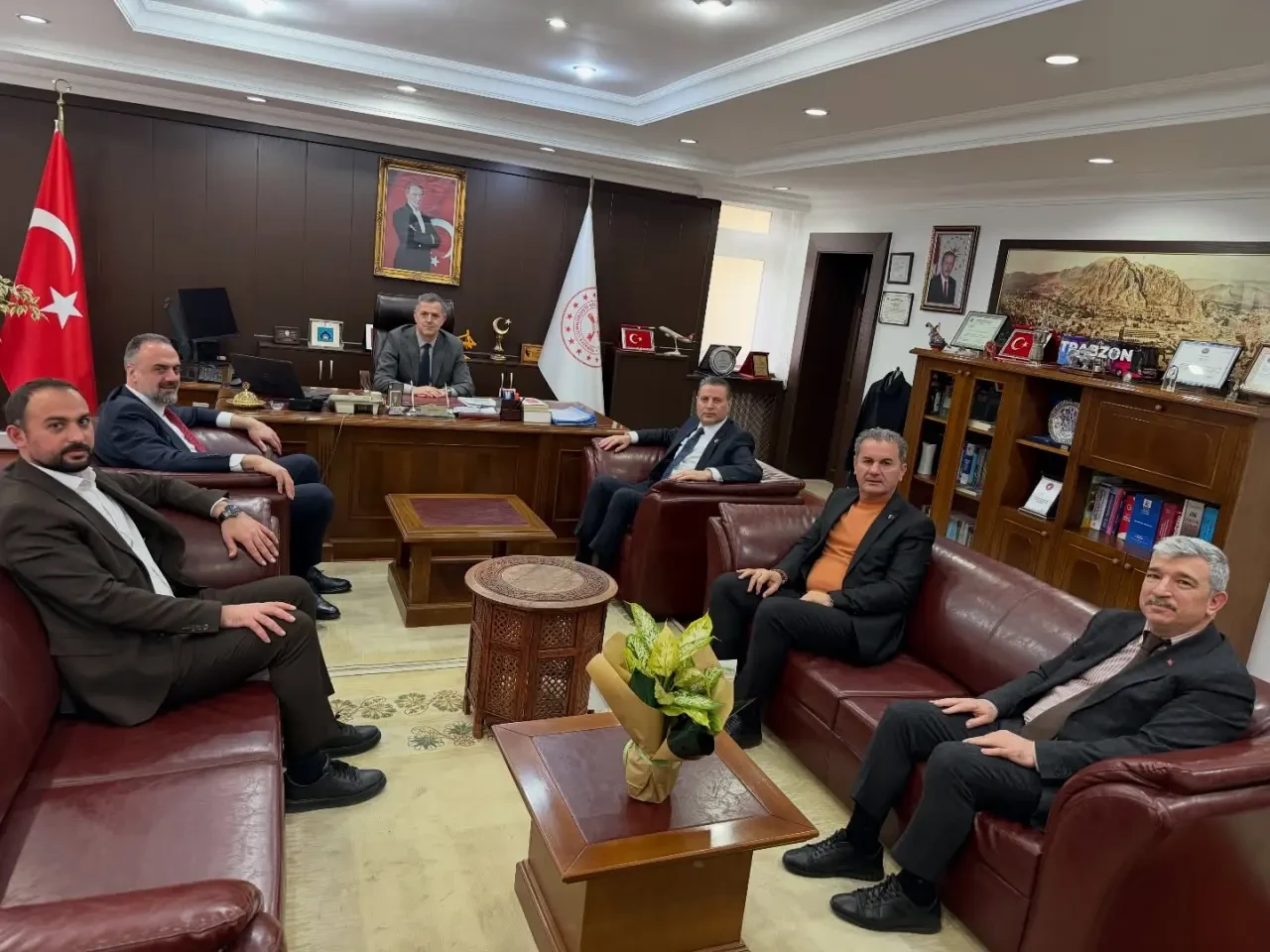 Vekil Karagöz Sahada 5