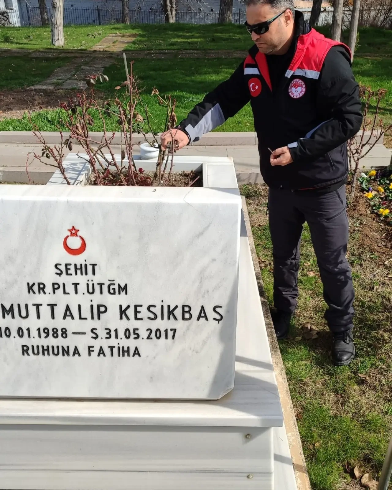 Merzifon Şehitliğine Bakım Yapıldı 3