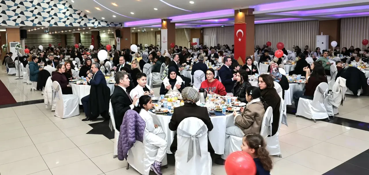 Amasya’da Dünya Yetimler Günü’nde Anlamlı Buluşma 3