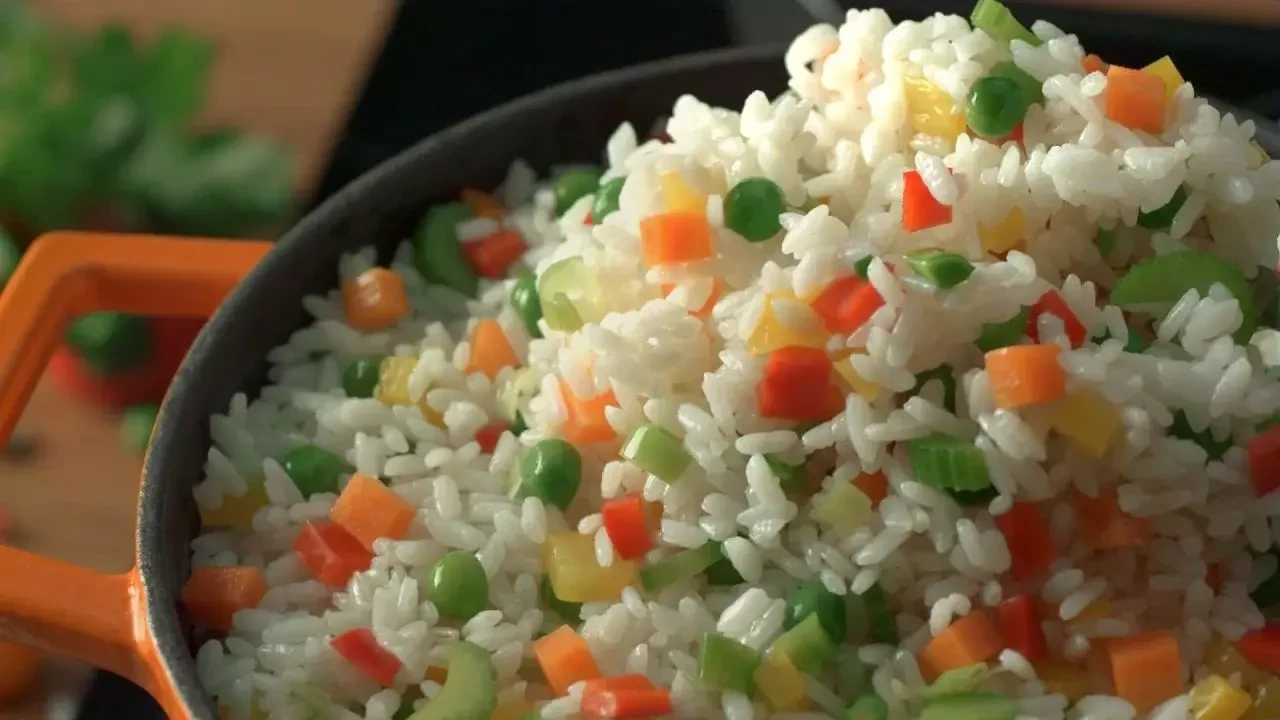 Akşama İftar Menüsü Önerisi: Ramazan Sofralarına Lezzetli ve Dengeli Menü 3