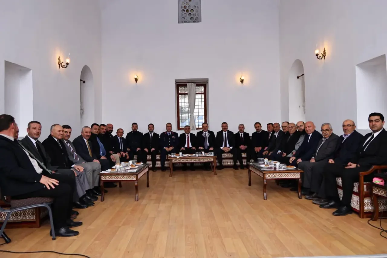 Merzifon’da Protokol ve Halk Bayramlaştı 3