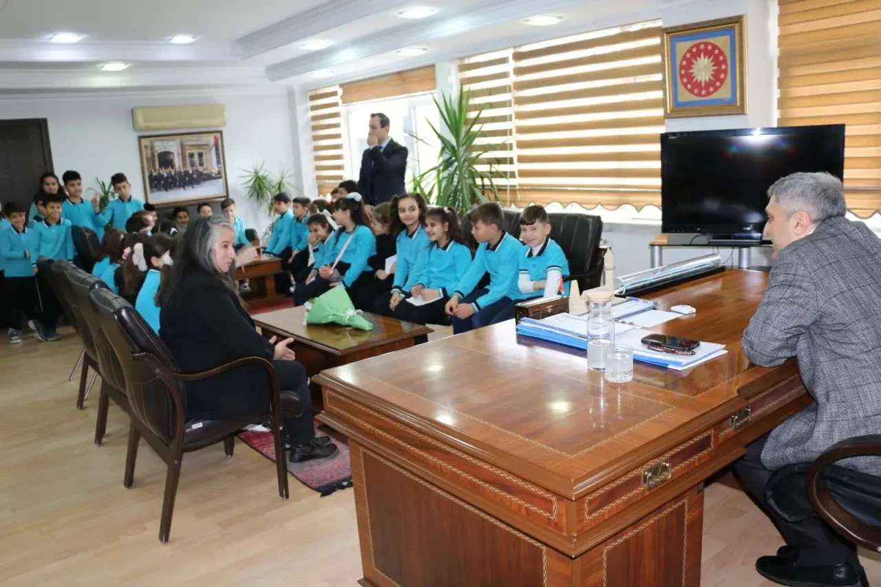 Merzifon Kaymakamlığında Minik Misafirler! 1