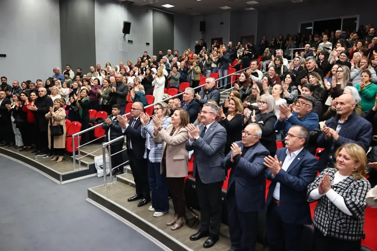 Kurtuluşun Kadınları Sahnedeydi 13