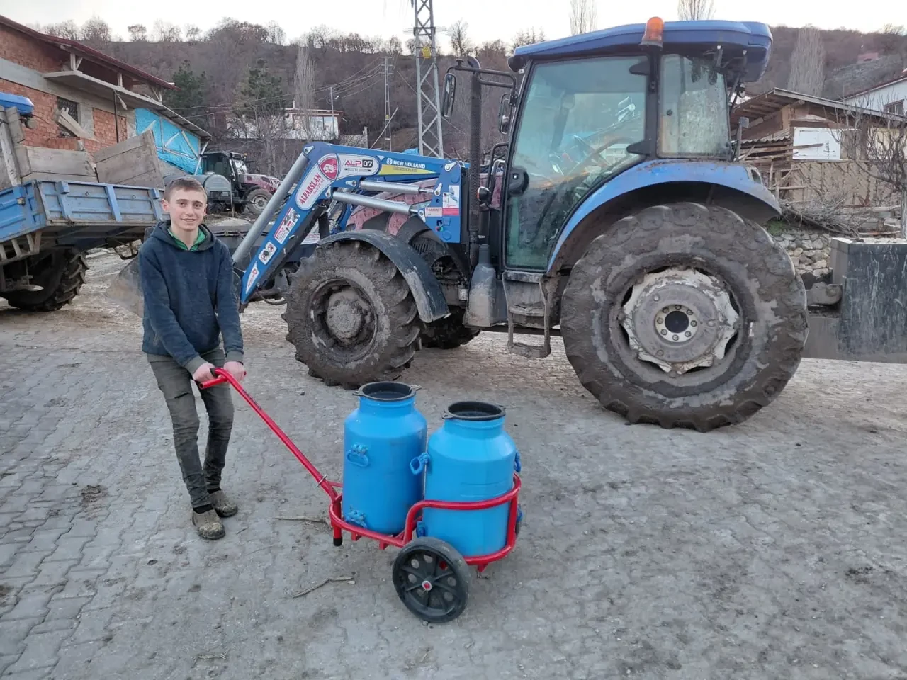 Amasya'da Köyde Sessiz Başarı: Her Gün 1100 Litre Süt! 2