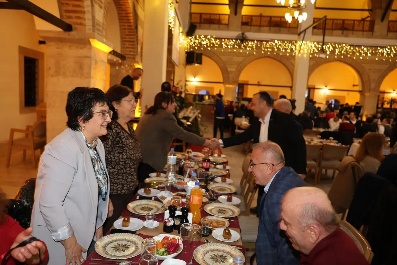 Başkan Sevindi Kuyumcularla İftarda Buluştu 1