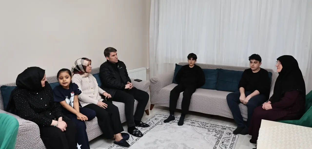 Amasya Valisi ve Eşi Ümmühan Teyzenin Sofrasında 4