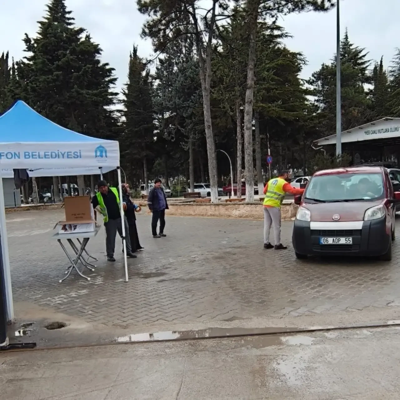 Mezarlık Ziyaretine Gelenlere Merzifon Belediyesi’nden İkram 3