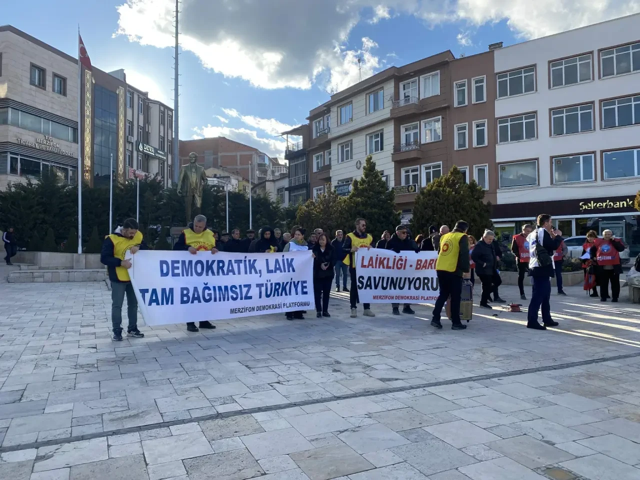 Meydandan Çağrı: “Laik, Bilimsel Eğitim İçin Mücadele” 3