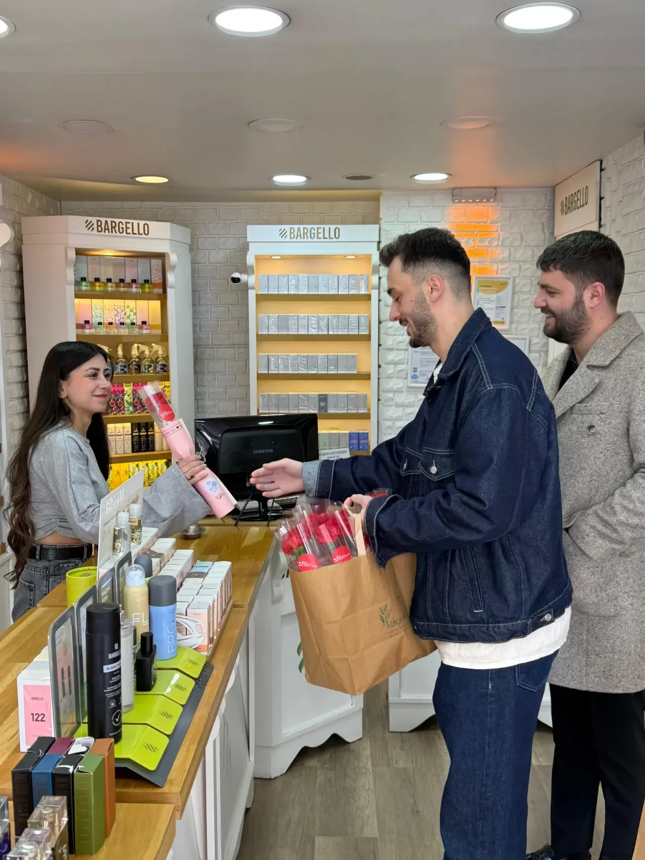 Merzifon CHP Gençlik Kolları’ndan Kadınlara Jest 1