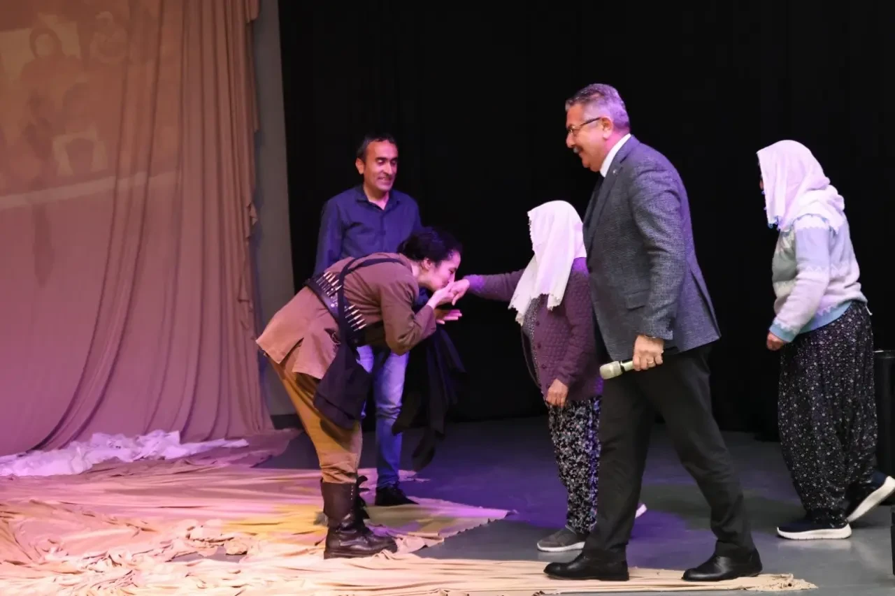 Kurtuluşun Kadınları Sahnedeydi 14