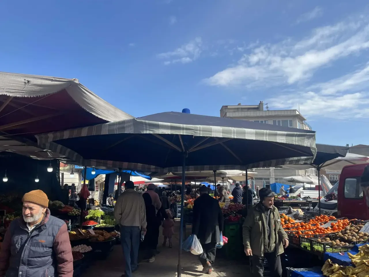Merzifon Pazartesi Pazarında Ramazan Yoğunluğu Sürüyor 5