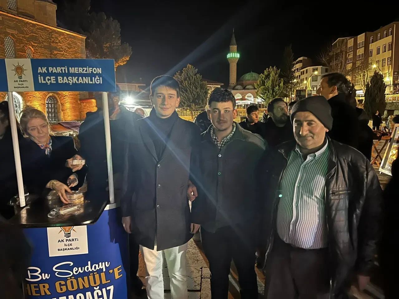 Ak Gençlikten Kadir Gecesi’nde İkram 7