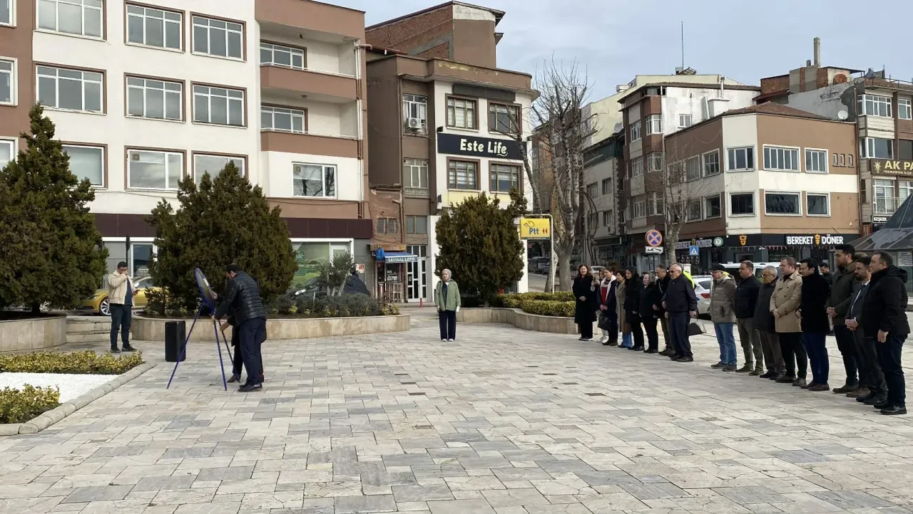 Merzifon'da Meslek Onuru Anıt Önünde Taçlandı 3