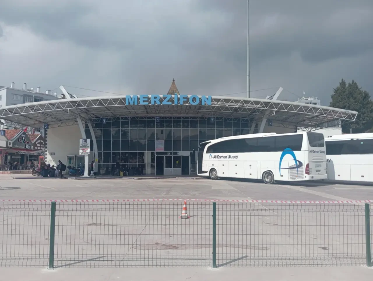 Bayram Bitti, Otogarda Hareketlilik Sürüyor: Merzifon’da Öğrenci Yoğunluğu Dikkat Çekti 2