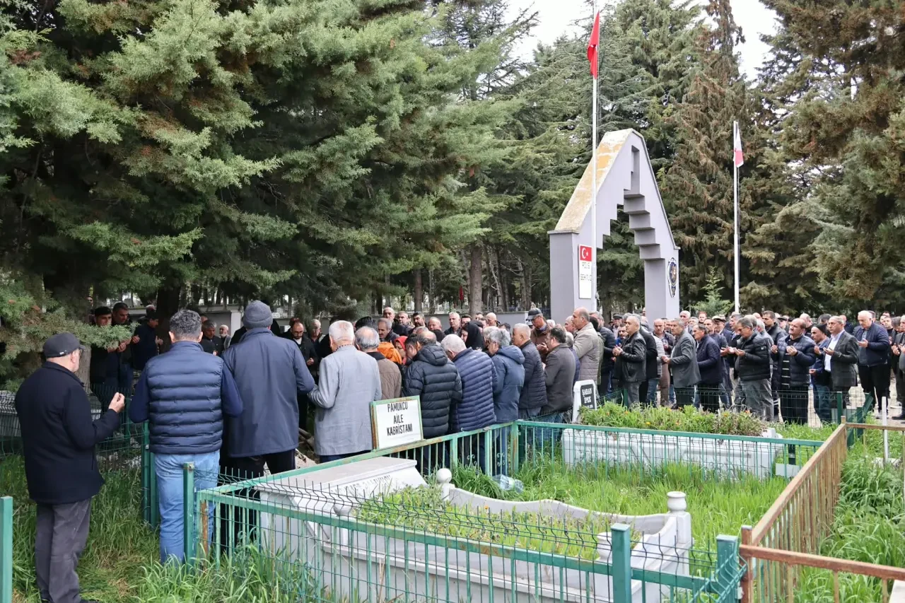 Mürsel Şenel son yolculuğuna uğurlandı 4