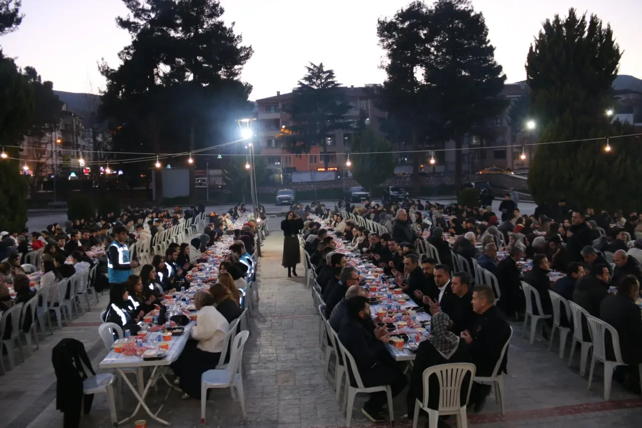 Vekil Öğrencilerle İftarda 8