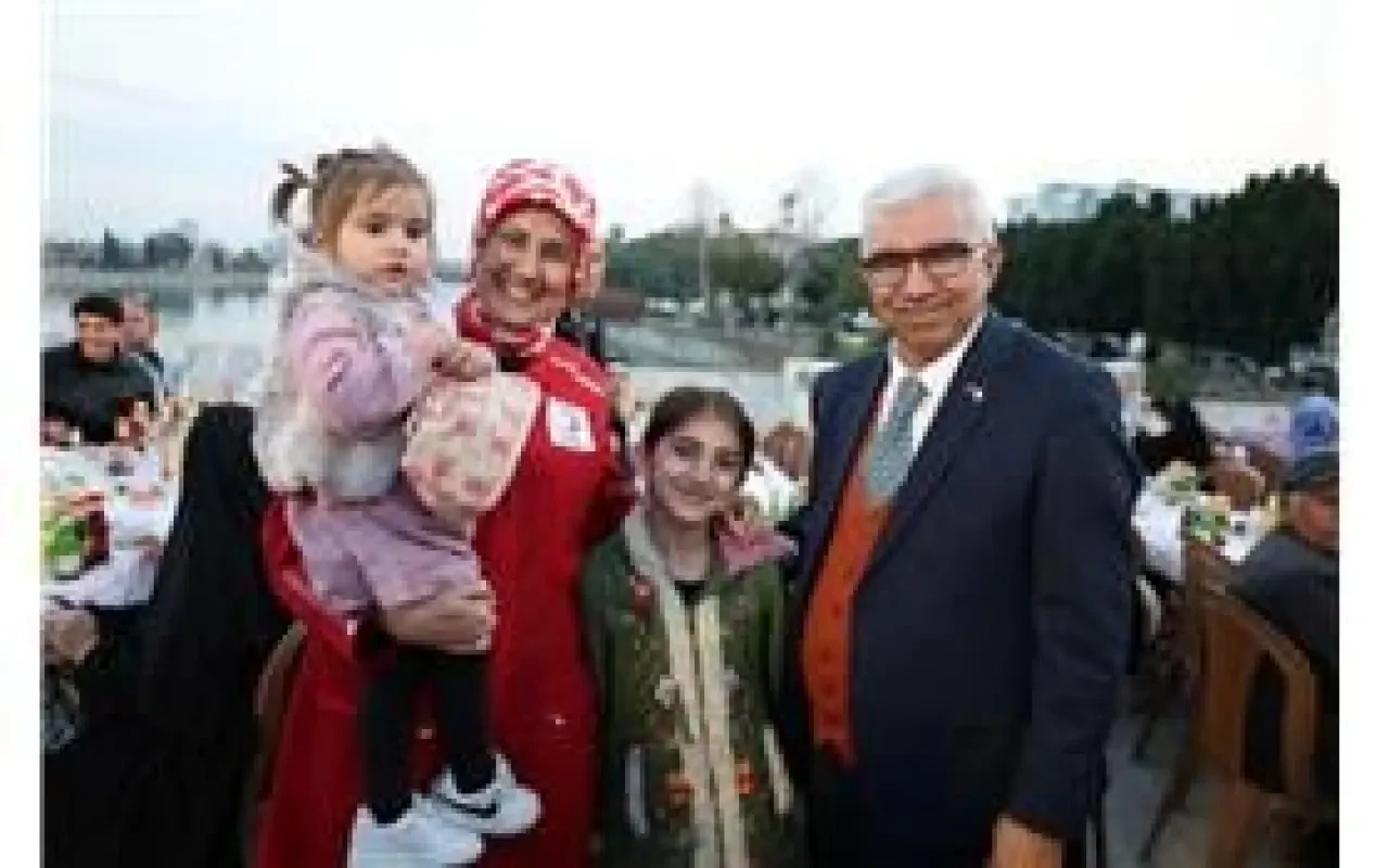 Tarihi Köprüdeki İftara Binler Katıldı! 1