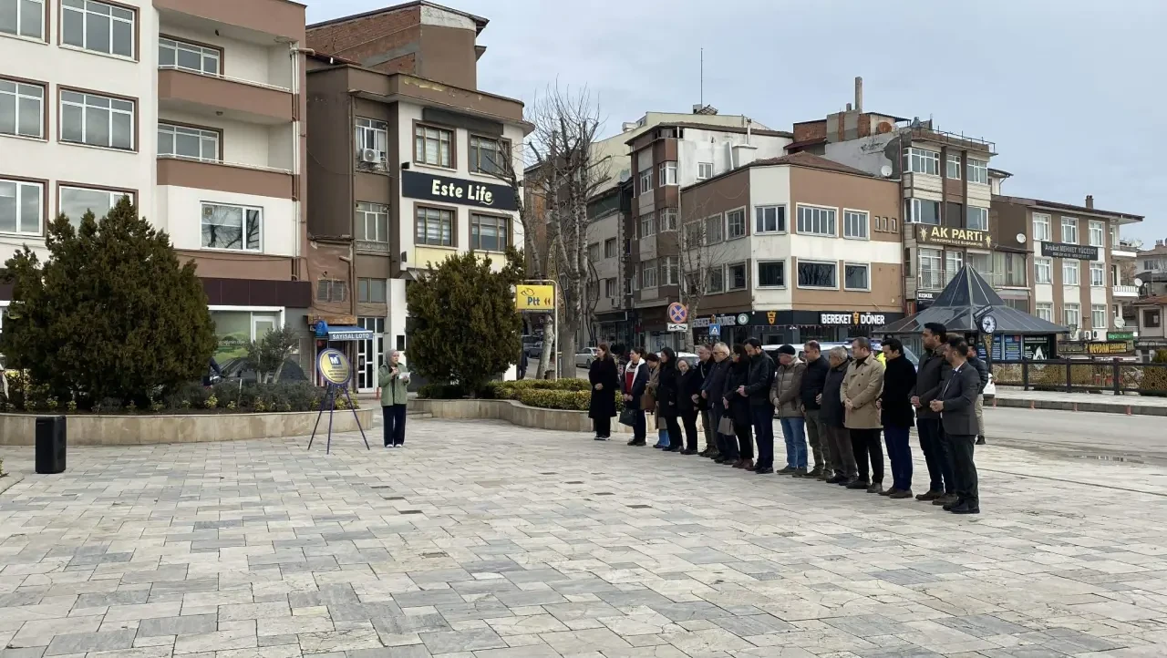 Merzifon'da Meslek Onuru Anıt Önünde Taçlandı 2