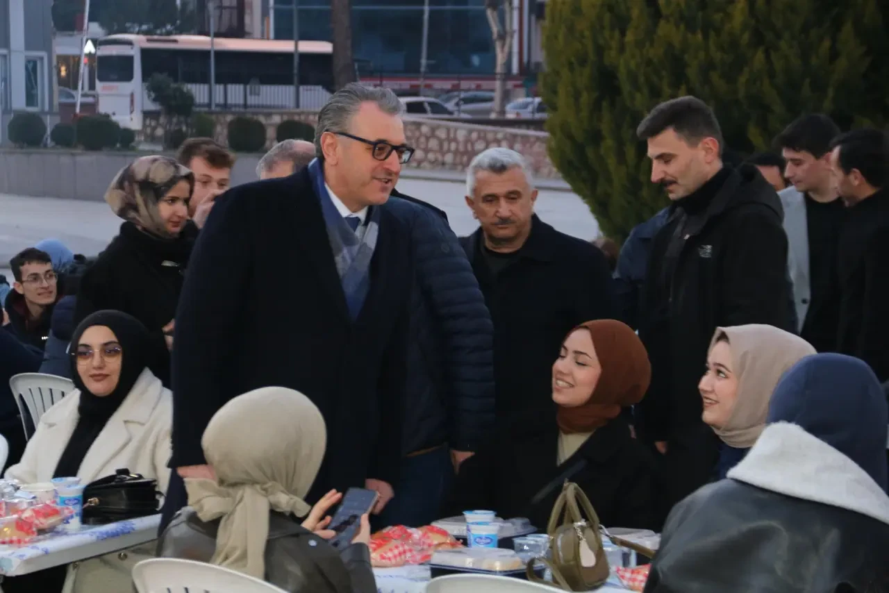 Vekil Öğrencilerle İftarda 3