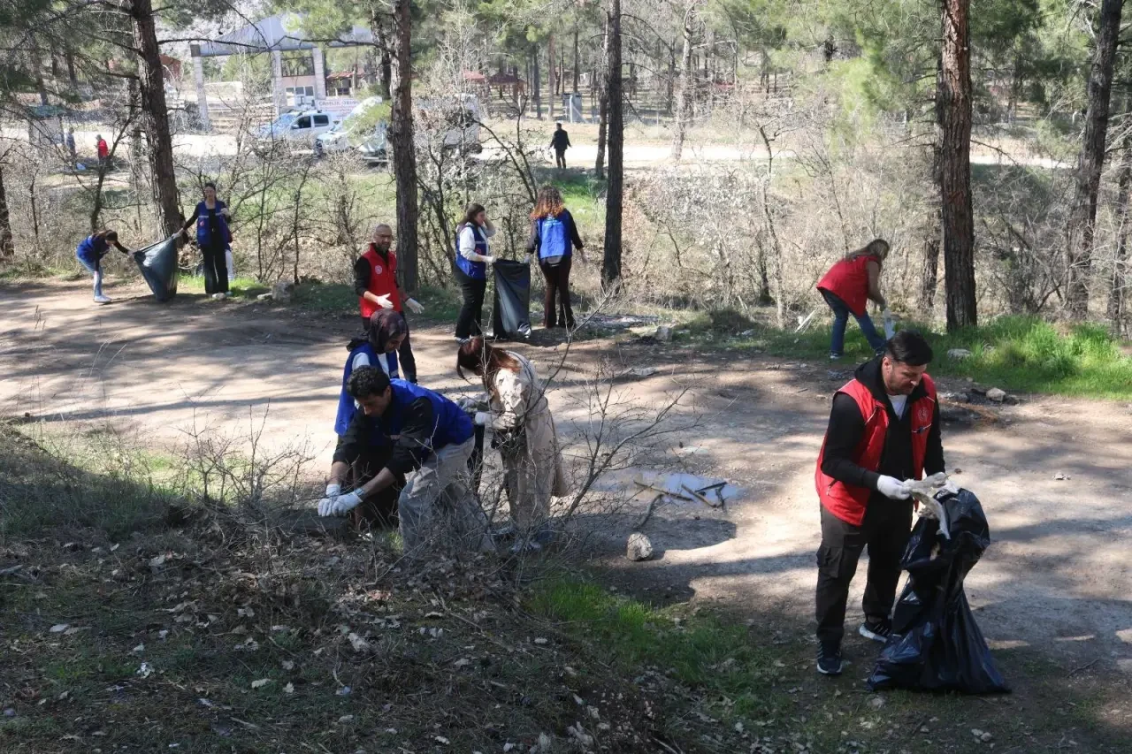 Amasya’da Gençler Doğaya Sahip Çıktı 1