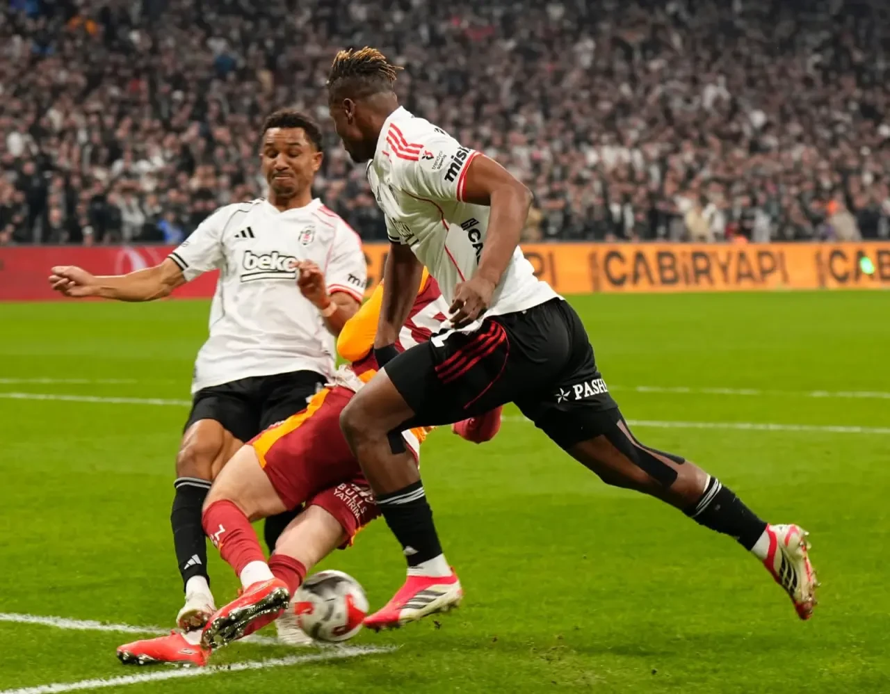 Galatasaray 1 Attı 3 Aldı 2