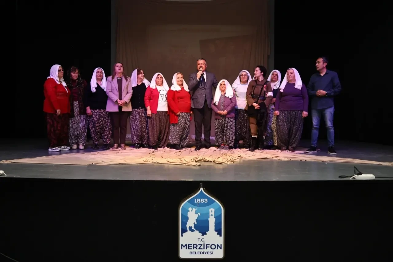 Kurtuluşun Kadınları Sahnedeydi 15