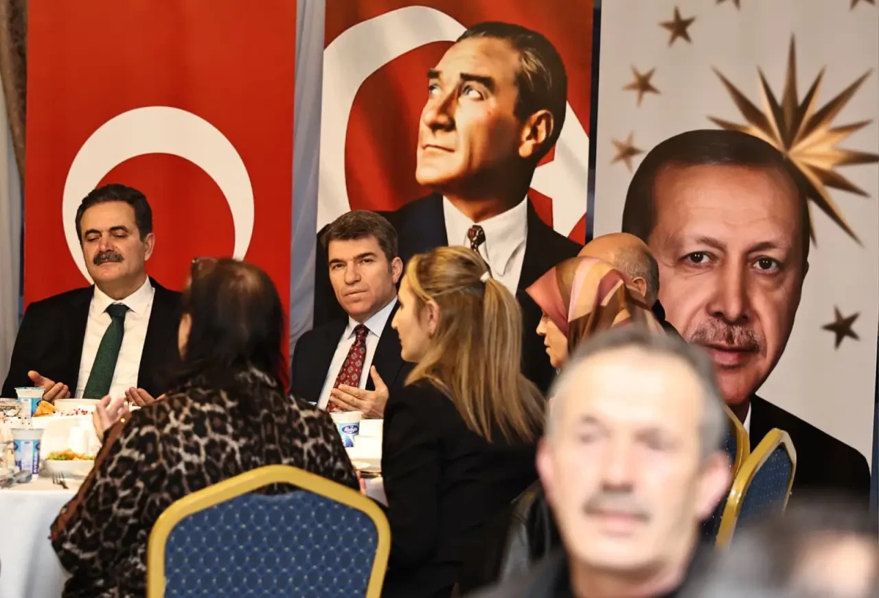 Amasya Valisi Önder Bakan Muhtar ve Esnafla Aynı Sofrada 2