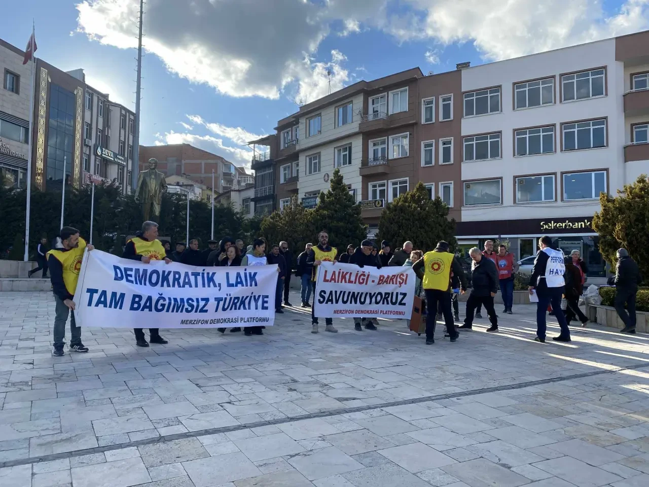 Meydandan Çağrı: “Laik, Bilimsel Eğitim İçin Mücadele” 1