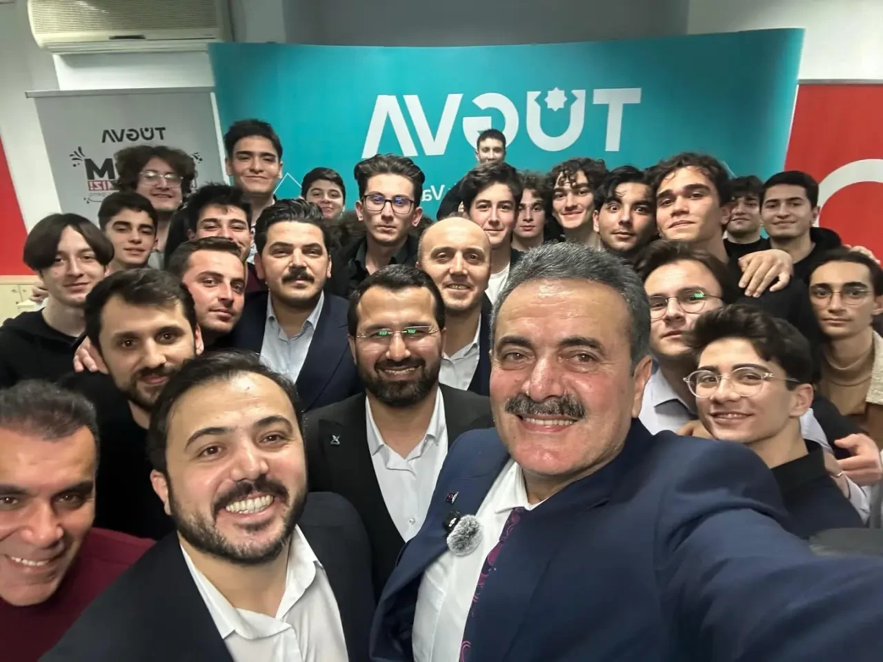 Vekil İpek TÜGVA İftarında Gençlerle Bir Arada 1