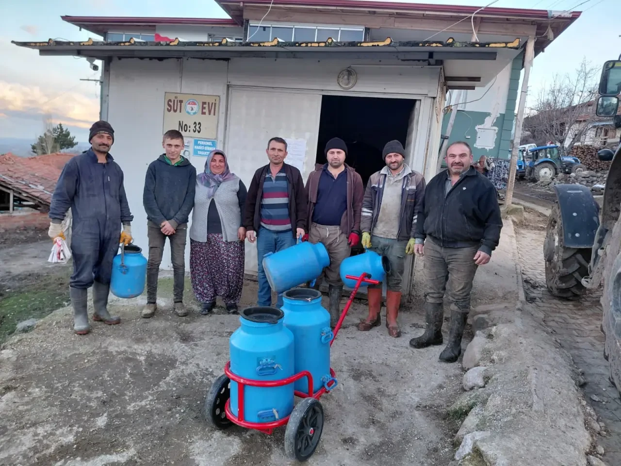 Amasya'da Köyde Sessiz Başarı: Her Gün 1100 Litre Süt! 1