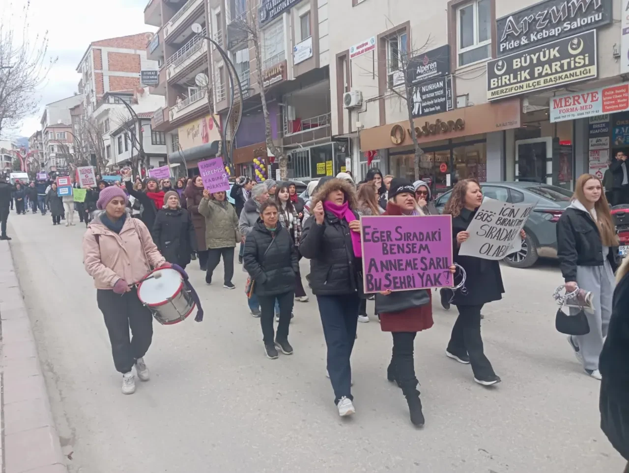 Merzifonlu Kadınlar Günlerini Halay Çekerek Kutladı! 2