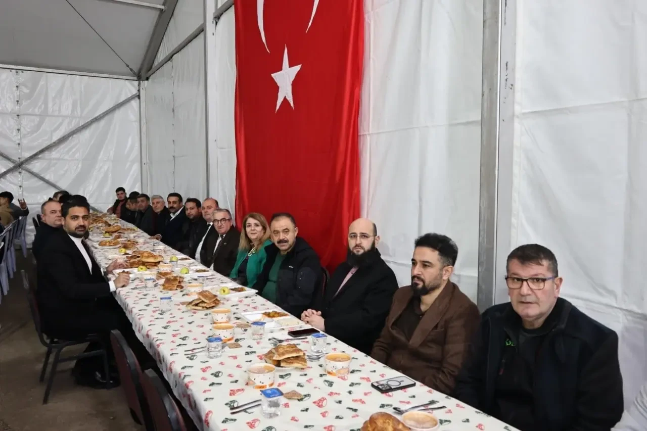 Merzifon’da Birlik Sofrası: Meclis Üyeleri İftar Çadırında Buluştu 3