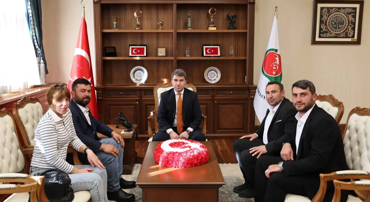 Amasya’da Valilikte Yoğun Ziyaret Trafiği 4