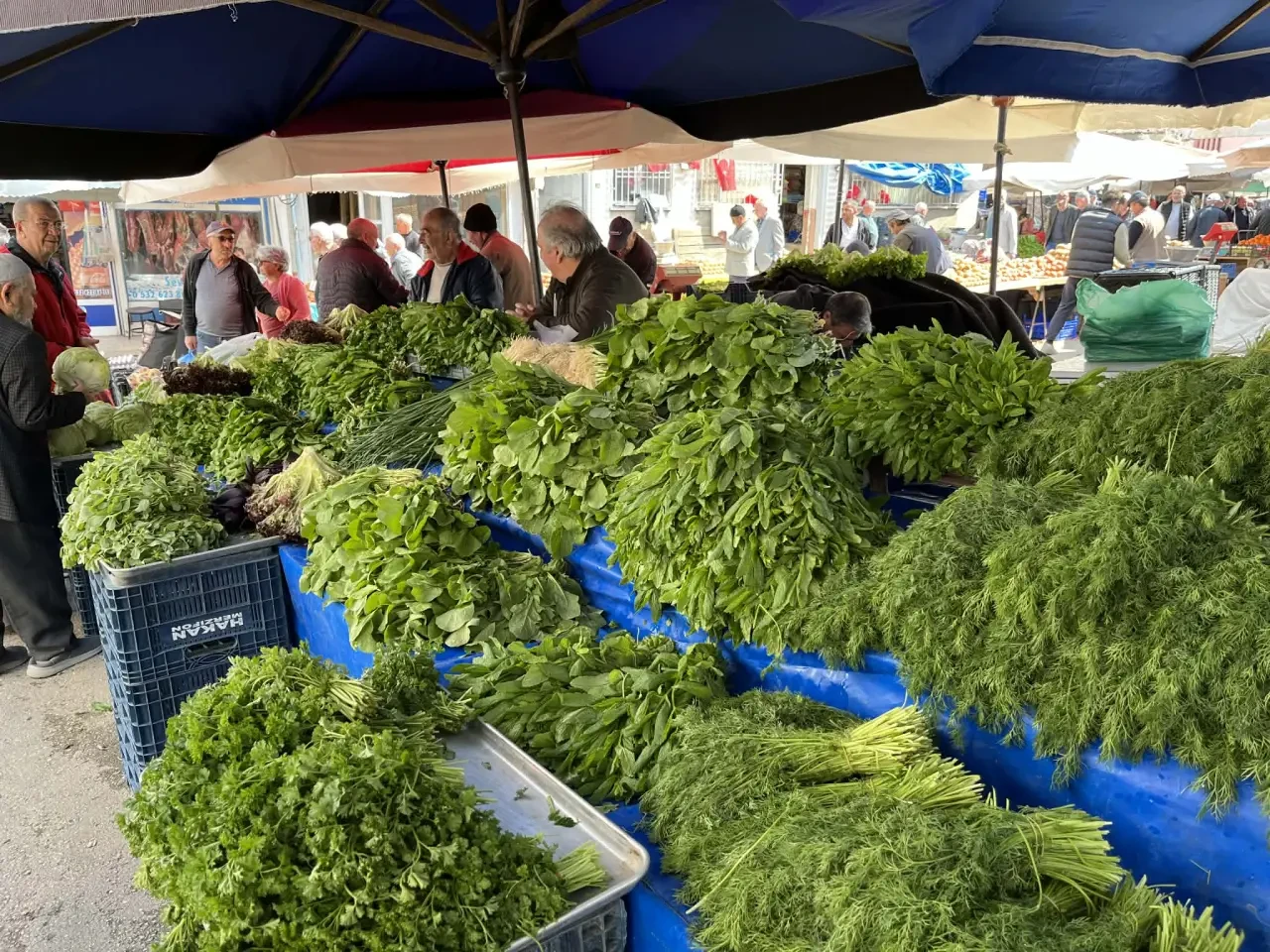 Merzifon Pazarında Cep Yakan Etiketler 4