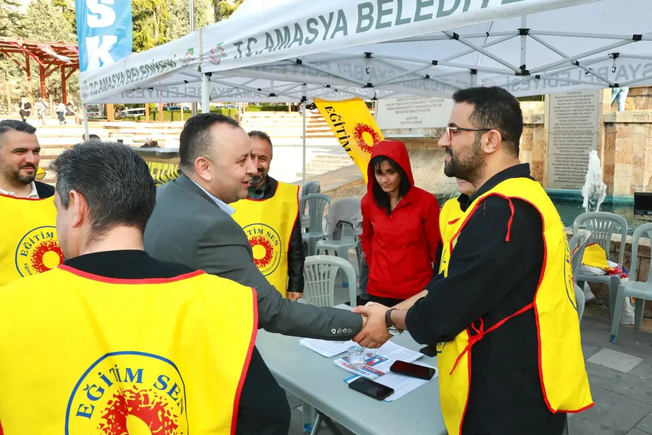 Başkan Sevindi Eğitimcilerin Yanında 2