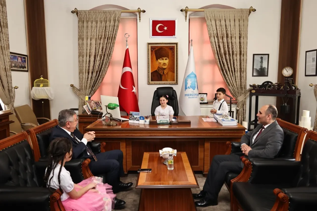 Merzifon’da Başkanlık Koltuğu Çocuklara Emanet Edildi 4