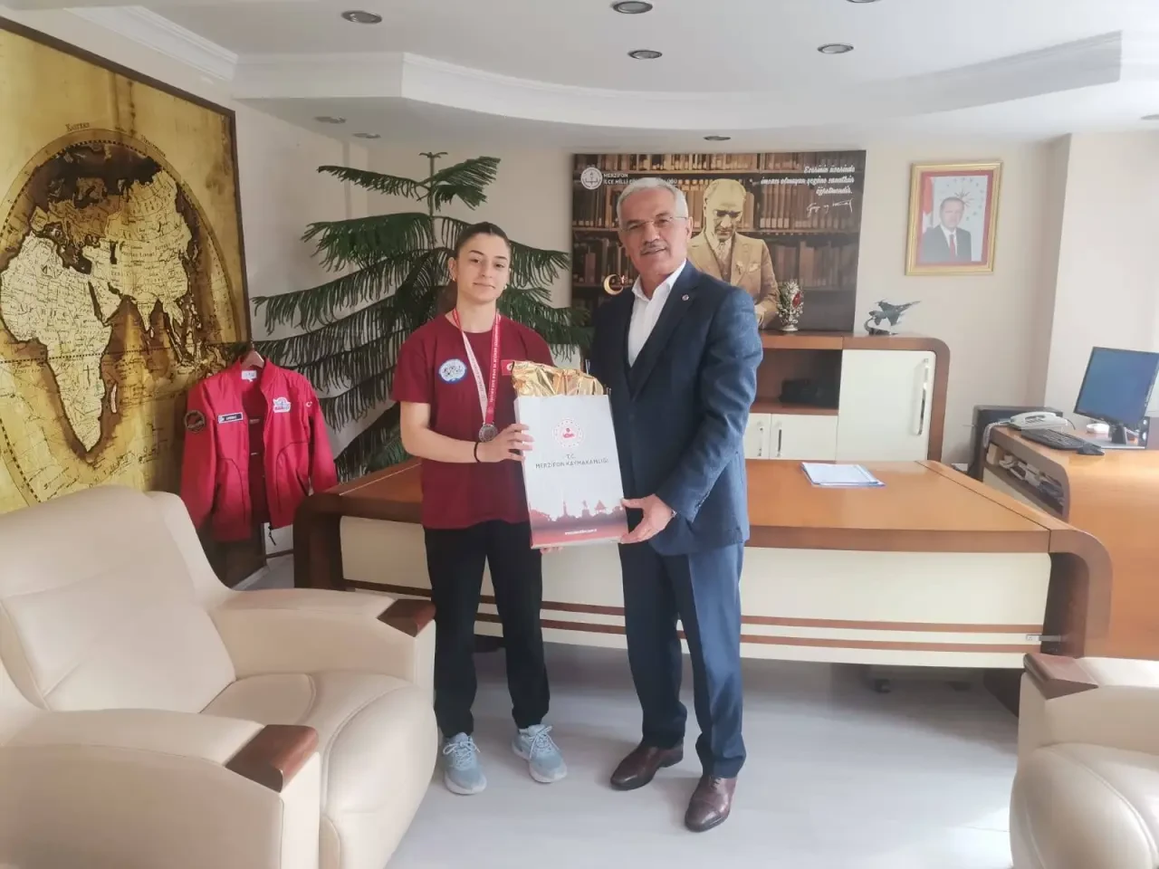 Merzifonlu Kızlardan Halterde Türkiye Dereceleri! 1