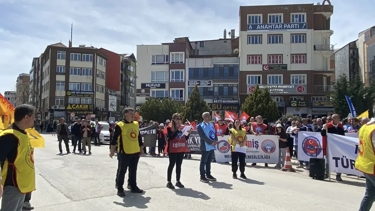 Merzifon’da Eğitimcilerden Şiddete Tepki Yürüyüşü 5