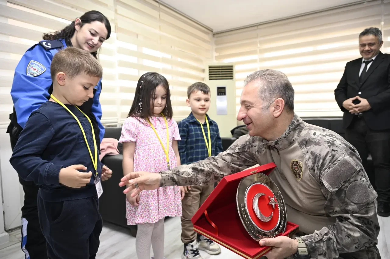 Amasya Emniyette Çocuk Neşesi 4