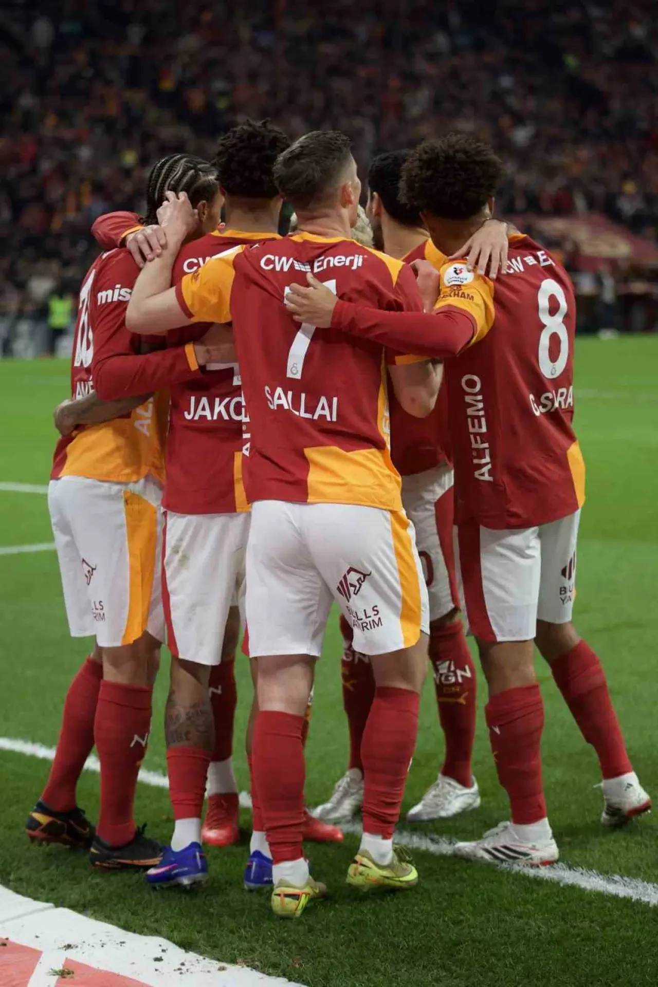 Zirve Yarışında Galatasaray'a Ağır Darbe 4