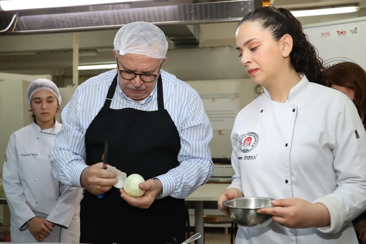 Amasya’da Rektör Mutfağa Girdi! 1